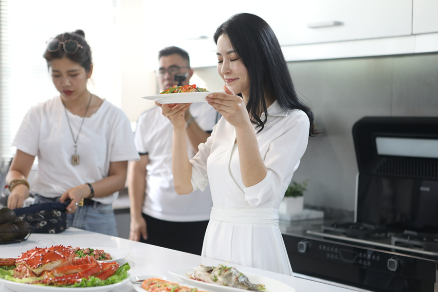 引爆新一輪傳播熱潮！佳歌集成灶廣告海陸空全方位包圍