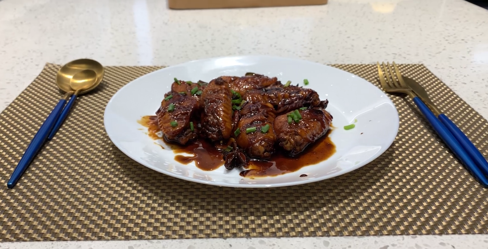 【佳歌廚房】全家都愛吃的可樂雞翅，你學會了嗎？