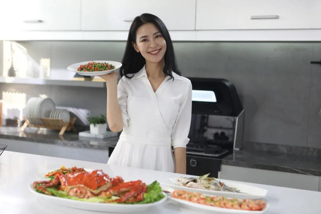 楊媽媽實力出圈，你認出她了嗎？