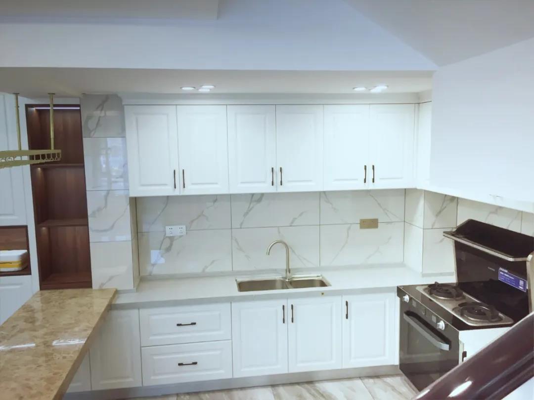 白色廚房不耐臟？佳歌集成灶讓你裝修更隨心！