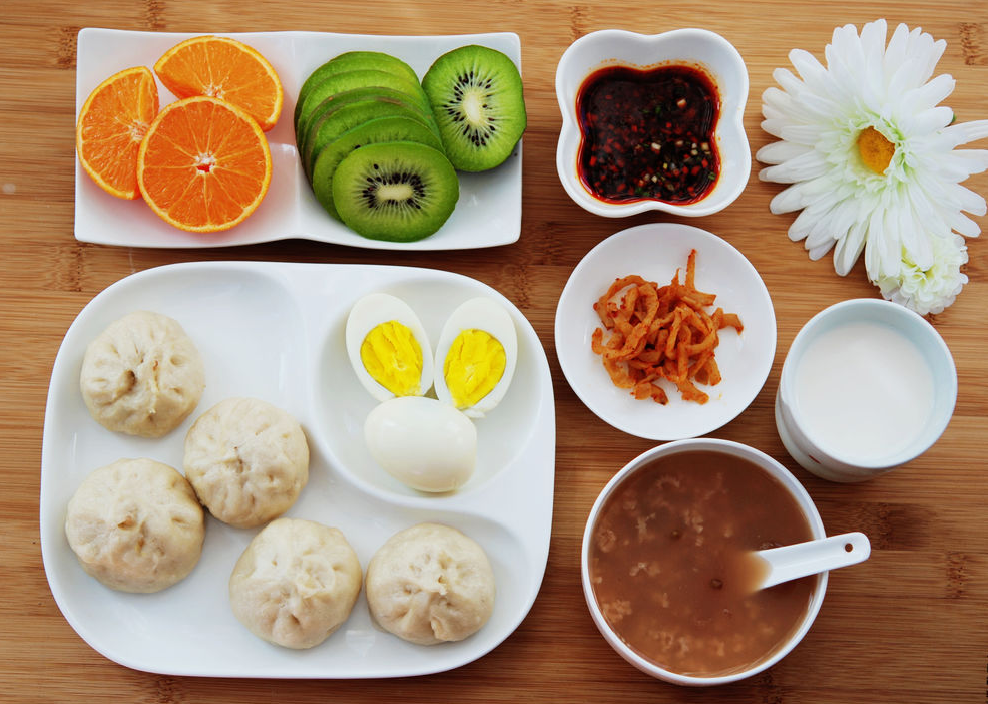 佳歌烹制的豐盛早餐，為你開啟美好一天！