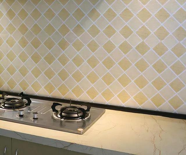 灶臺(tái)墻壁太臟？佳歌實(shí)力改變“煙熏妝”！