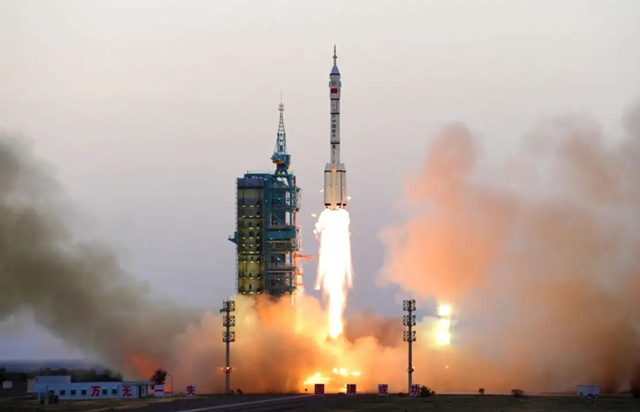 歡迎回家，航天英雄！熱烈慶祝神舟十三號(hào)載人飛行任務(wù)圓滿成功！