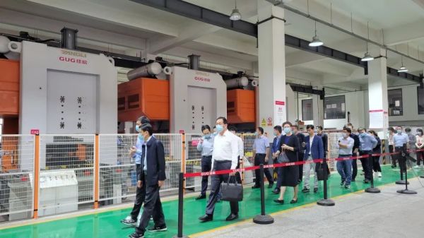 紹興市人大常委會黨組副書記邵全卯一行蒞臨佳歌參觀考察！