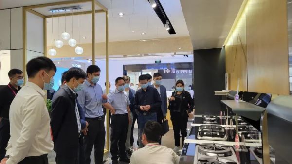 紹興市人大常委會黨組副書記邵全卯一行蒞臨佳歌參觀考察！