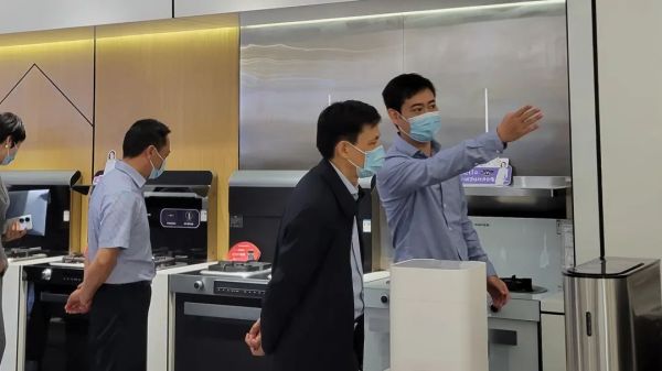 紹興市人大常委會黨組副書記邵全卯一行蒞臨佳歌參觀考察！