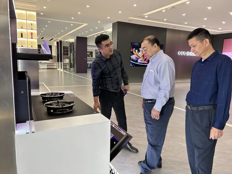 中國五金制品協(xié)會理事長張東立一行蒞臨佳歌二期智能化新工廠參觀考察！