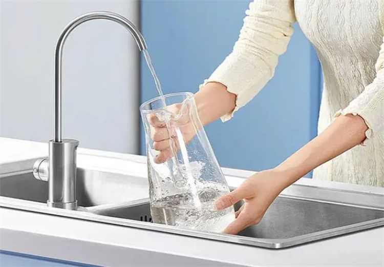 關(guān)注飲水安全，呵護(hù)家人健康！