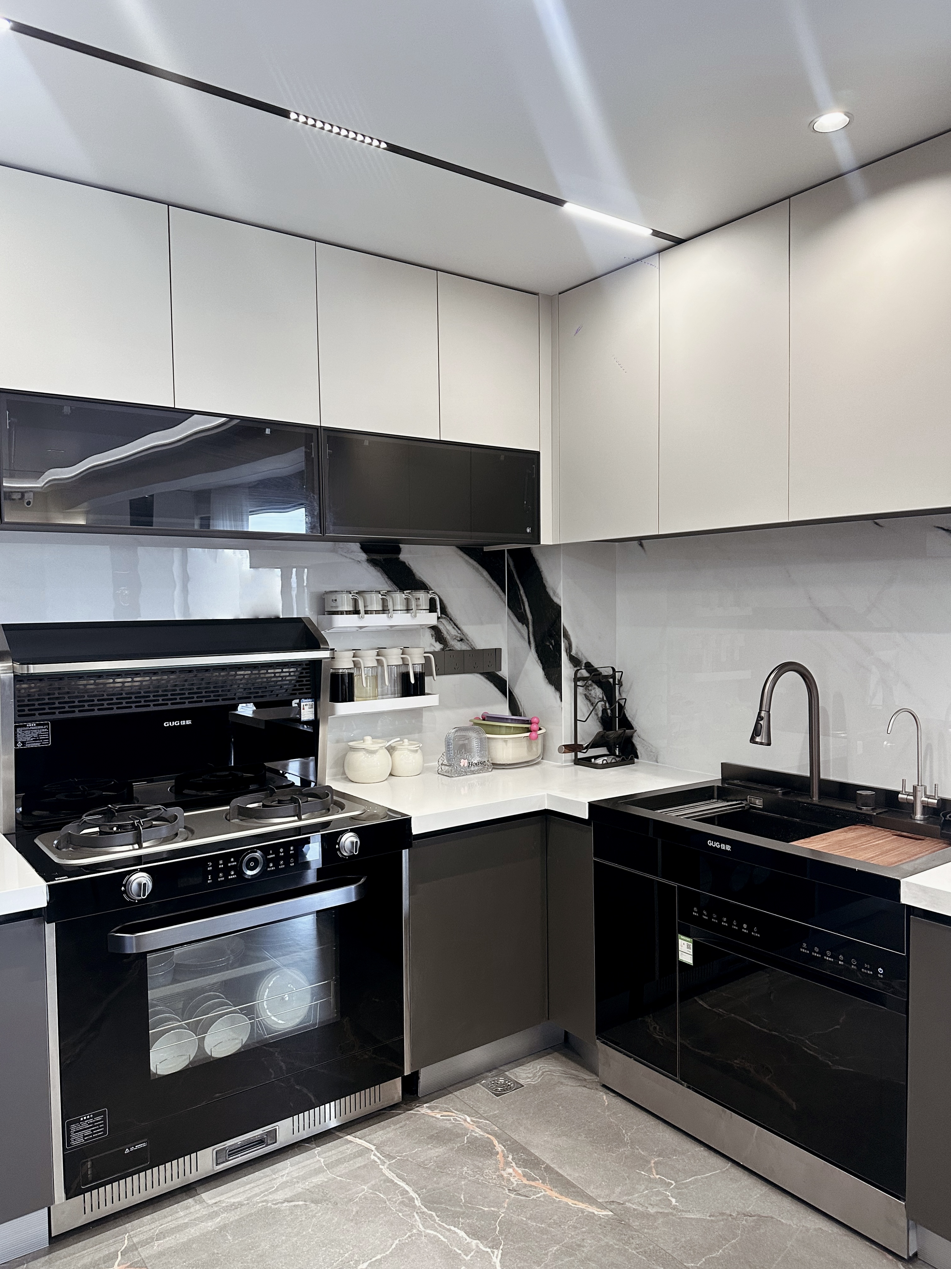 佳歌盤州用戶曾先生:佳歌廚電筑就輕奢廚房典范 佳歌盤州用戶曾先生:佳歌廚電筑就輕奢廚房典范